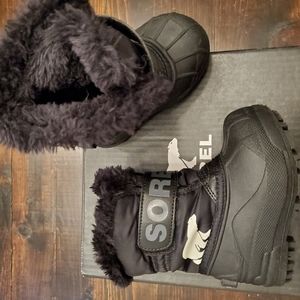 Toddler size 6 Sorel boots